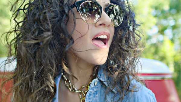 Ecco il video di "JEALOUS GUY", il nuovo singolo della cantautrice JAQUELINE