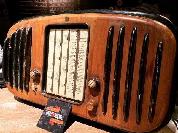 Prosegue la programmazione di SPIRITOPHONO, la vintage web radio di SPIRIT DE MILAN che accorcia le distanze