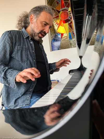 STEFANO BOLLANI per la prima volta direttore e solista