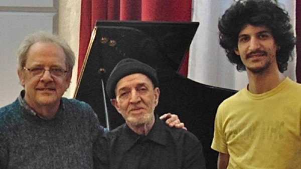 Jazz e musica brasiliana, insieme a pop e colonne sonore del grande schermo si mescolano nell’irrefrenabile Swing Machine del chitarrista Sandro Gibellini