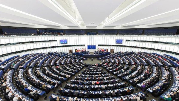 A "Punto Europa", su Rai2, il piano Ue per la distribuzione dei vaccini anti-Covid Nel settimanale di Rai Parlamento anche i negoziati a Bruxelles per il via libera al Recovery Fund.