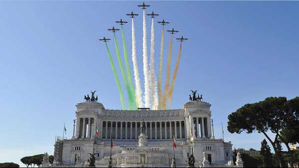 La Rai per il Giorno dell'Unità Nazionale e delle Forze Armate - Il 4 novembre il tricolore illumina viale Mazzini