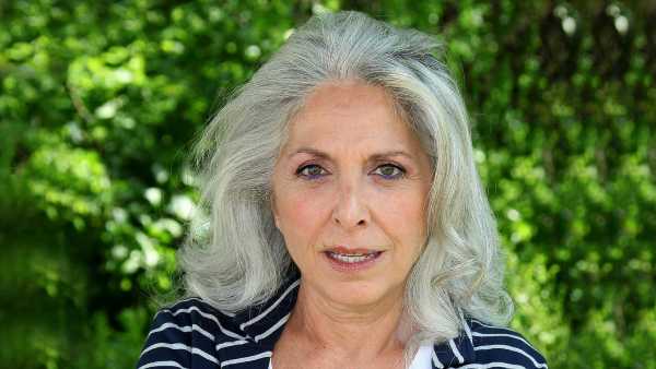 Oggi in TV: Rai2, a "O anche no" Paola Severini intervista l'attrice americana Eileen Grubba - I Ladri di Carrozzelle ospitano il cantautore Daniele De Gregori