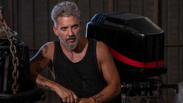 Stasera in TV: Con "Gli orologi del diavolo" Giuseppe Fiorello torna su Rai1 - Una serie tv ispirata alla vera storia di un "eroe per caso" contro il narcotraffico