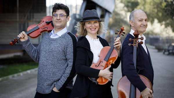 Oggi in Radio: Su Radio3 per "I Concerti del Quirinale": il Trio Folk di Santa Cecilia - Anche in streaming video sui siti di Radio3, del Quirinale e su RaiPlay