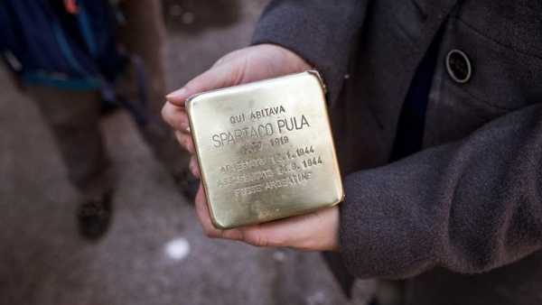 Stasera in TV: Le "Pietre d'inciampo" di Rai Storia (canale 54) Spartaco Pula, ucciso alle Fosse Ardeatine