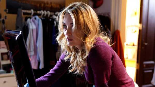 Stasera in TV: "Mai per amore – Ragazze in web" per la Giornata contro la violenza sulle donne - Su Rai Premium (canale 25) la miniserie con Carolina Crescentini e Francesca Inaudi