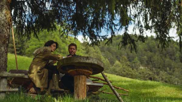 "Vite in fuga": un family thriller con Claudio Gioè e Anna Valle Doppio appuntamento domenica e lunedì su Rai1