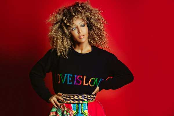 La cantante italo eritrea SENHIT è stata confermata tra i 100 giudici del Muro nella nuova edizione di All Together Now – La musica è cambiata. Ecco il nuovo video del progetto #FREAKYTRIPTOROTTERDAM cover di “Rise Like a Phoenix”