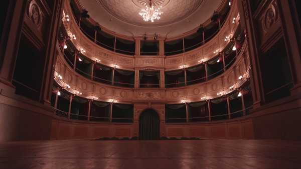 Sky Arte - da oggi SIPARIO! STORIE DI TEATRO - un omaggio al palcoscenico in un momento di difficoltà