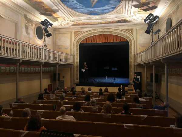 Il Teatro delle Donne senza sede e a rischio chiusura. Da Dacia Maraini e Cristina Ghelli un appello
