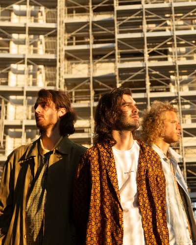 I SEGRETI: COME FAI TU è il nuovo singolo in uscita per Futura Dischi. Un pop maturo e introspettivo per il nuovo capitolo musicale della band