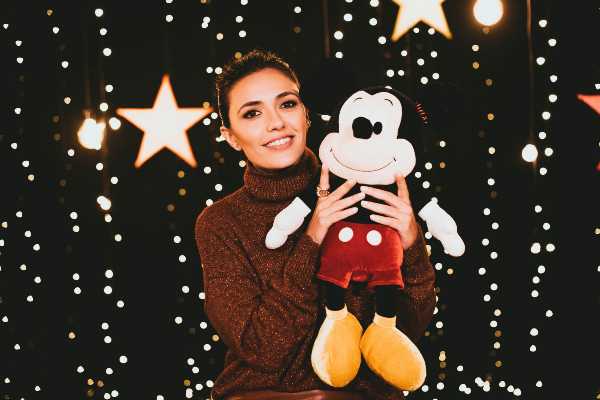 Serena Rossi interpreta “Come una Bussola”, versione italiana della colonna sonora del cortometraggio Disney per le festività natalizie