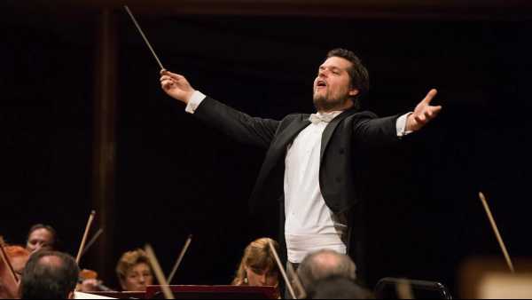 Stasera in Radio: Orchestra Rai, Valčuha dirige "Lo schiaccianoci" nel Concerto di Natale - All'Auditorium Rai di Torino con diretta su Radio3 e in Euroradio