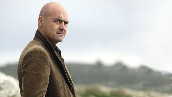 Stasera in TV: "Una voce di notte" per il Commissario Montalbano - Su Rai1 con Luca Zingaretti e Cesare Bocci
