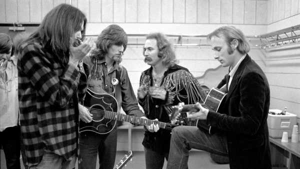 Stasera in TV: La West Coast di "Ghiaccio bollente" - Su Rai5 (canale 23) Crosby, Stills, Nash & il Laurel Canyon