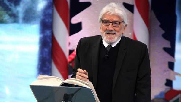 Stasera in TV: Su Rai3 "L'Ultima Mandrakata" - "Blob" ricorda Gigi Proietti