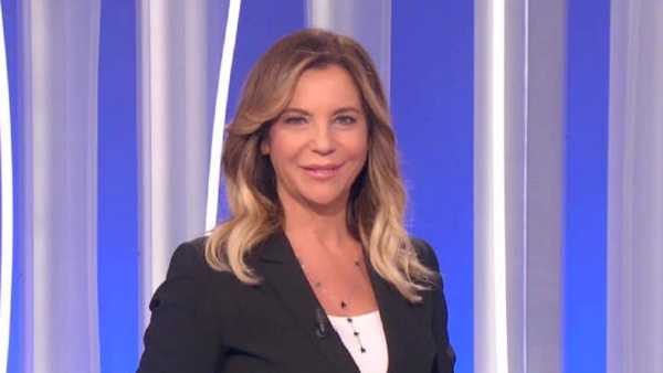 Oggi in TV: A "Tg2 Italia" le paure degli italiani al tempo del covid - Marzia Roncacci tra Dario Argento e Veronica Maya