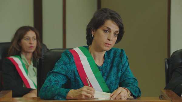 Stasera in TV: Su Rai1 "Io, una giudice popolare al Maxiprocesso"  La docufiction con Donatella Finocchiaro e Nino Frassica il 3 dicembre in prima serata 
