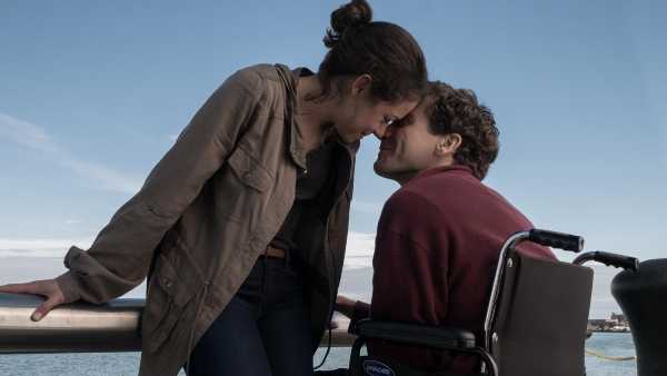 Stasera in TV: Rai Movie e Rai Premium per la Giornata Internazionale delle Persone con Disabilità. Jake Gyllenhaal è il protagonista del film "Stronger - Io sono più forte"