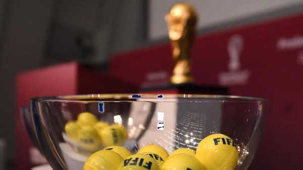 Oggi in TV: Mondiali Qatar 2022, il sorteggio in diretta su Rai2 - A Daniele De Rossi il compito di "pescare" le avversarie dell'Italia