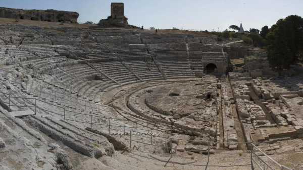 Oggi in TV: Il teatro greco di Rai5 (canale 23) - Orestea. Agamennone