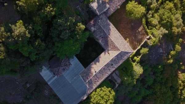 Oggi in TV: Una "Ghost Town" della Campania - Su Rai5 (canale 23) Romagnano al Monte 