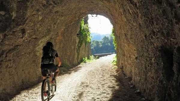 Oggi in Radio: "Stazioni d'Italia" percorre la tratta Spoleto-Norcia - A RadioLive la storia di una ferrovia nel cuore dell'Umbria