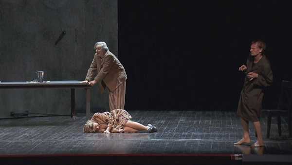 Stasera in TV: La "Trilogia dell'inquietudine" di Rai5 (canale 23) - "La metamorfosi" di Giorgio Barberio Corsetti