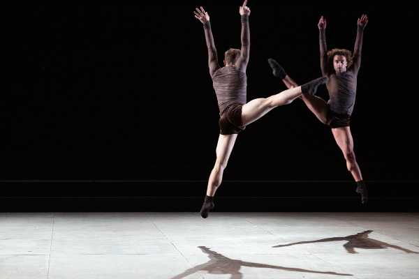 Le coreografie di Lucinda Childs e Davide Bombana con il Corpo di Ballo del Teatro Massimo di Palermo stasera in streaming