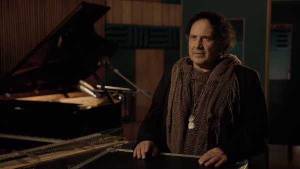 Sky Arte - stasera l'ultima puntata di "33 Giri - Italian Masters" su Pino Daniele e il suo "Nero a metà"