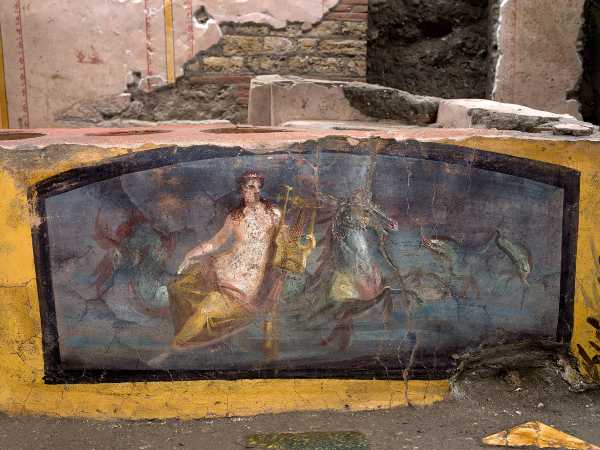 Pompei: RIAFFIORA per intero L’ANTICA TAVOLA CALDA DELLA REGIO V