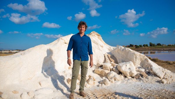 Oggi in TV: Il "Passaggio a nord ovest" di Rai1 - Con Alberto Angela dai vetri liguri al bazar di Teheran