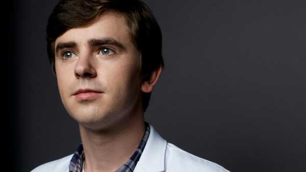 Stasera in TV: Su Rai2 "The Good Doctor" Con Freddie Highmore, Nicholas Gonzalez, Antonia Thomas
