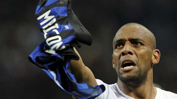 Oggi in TV: Le scelte di cuore al centro di "Dribbling", Rai2 - Fabio Quagliarella e l'amore per la Samp, Maicon e l'amore per il calcio, a 39 anni