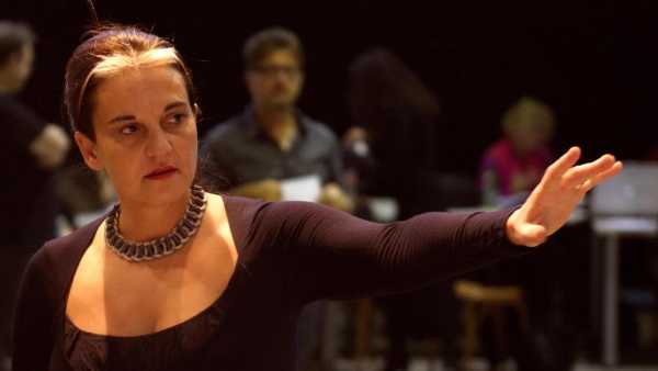 Oggi in TV: Una settimana di opere firmate Emma Dante - Su Rai5 (canale 23) da Carmen a Cenerentola