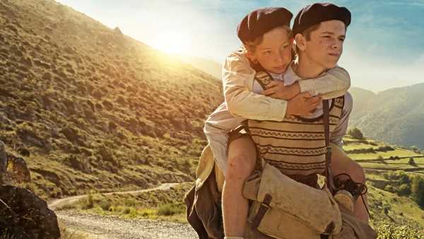 Stasera in TV: In prima visione 'Un sacchetto di biglie' su Rai1 - Diretto da Christian Duguay con Dorian Le Clech e Batyste Fleurial