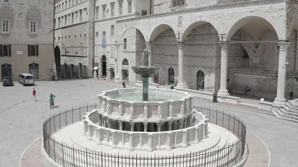 Stasera in TV: Storia delle nostre città - Su Rai Storia (canale 54) Perugia, tra papato e nobiltà