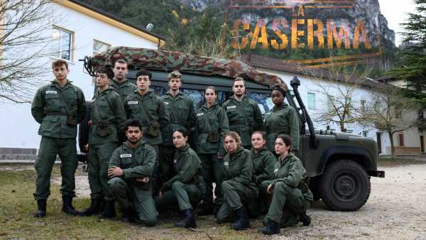 Stasera in TV: Su Rai2 arriva "La Caserma". La generazione Z protagonista del nuovo docu-reality