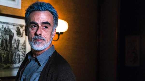 Stasera in TV: "Questo è un uomo": Thomas Trabacchi è Primo Levi - Una docufiction in prima visione su Rai1 il 30 gennaio