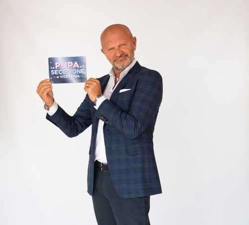 Stasera in TV: Torna "LA PUPA E IL SECCHIONE E VICEVERSA" condotto da ANDREA PUCCI