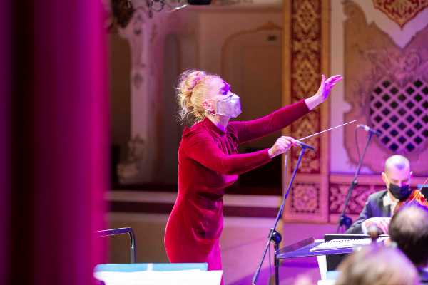Le musiche dirette dal Maestro Silvia Casarin Rizzolo con l’Orchestra di Padova e del Veneto e l’Orchestra Regionale Filarmonia Veneta da oggi in streaming, gratuitamente, su Backstage
