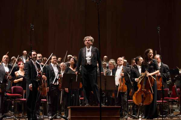 Gabriele Ferro torna a dirigere l'Orchestra del Teatro Massimo di Palermo. Musiche di Stravinsky e Prokofiev Gabriele Ferro torna a dirigere l'Orchestra del Teatro Massimo di Palermo. Musiche di Stravinsky e Prokofiev