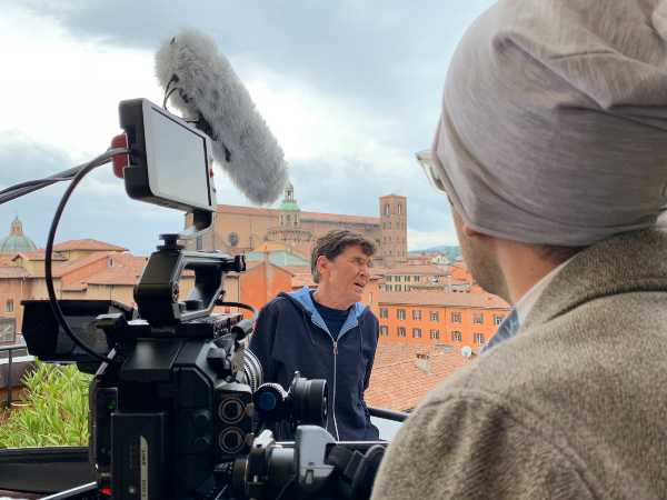 Sky Arte - stasera il concerto "La piazza della mia città - Bologna e Lo Stato Sociale"