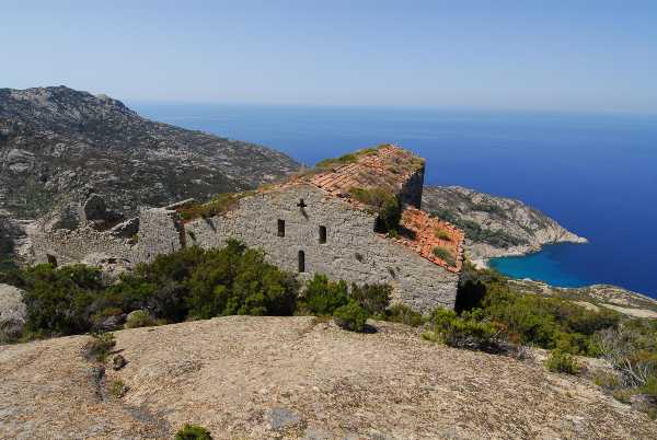 Ripartono da Portoazzurro le visite guidate alla scoperta di Montecristo