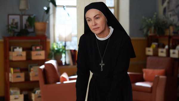 Stasera in TV: Su Rai1 "Che Dio ci aiuti 6" - Con Elena Sofia Ricci, Valeria Fabrizi, Francesca Chillemi e Gianmarco Saurino.