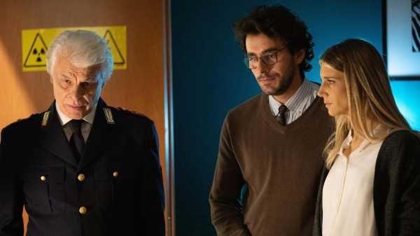 Oggi in TV: "La stanza", corto sul cyberbullismo con Michele Placido e Nicoletta Romanoff - Su Rai3, RaiPlay e su Rai Cinema Channel in versione VR