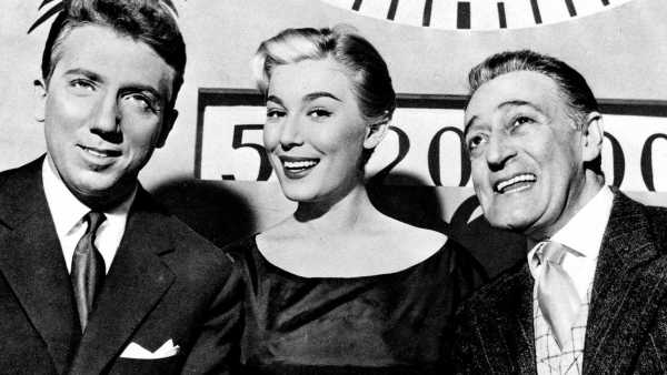 Stasera in TV: Un "Cinema Italia" per sorridere - Su Rai Storia (canale 54) "Totò lascia o raddoppia?"