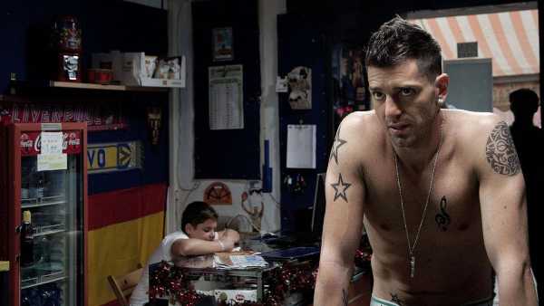 Stasera in TV: Su Rai Movie (canale 24) "Song 'e Napule" e "Milionari" - Doppio appuntamento con il cinema napoletano