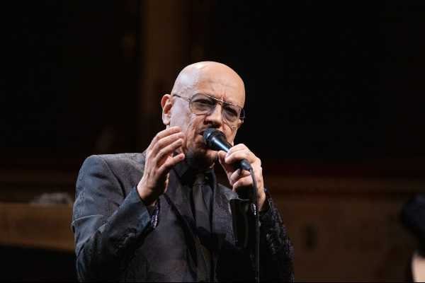 Enrico Ruggeri per San Valentino: "L'Amore ai tempi del colera"